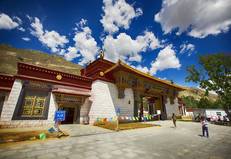 Khám Phá Tu Viện Sera Tại Tây Tạng - VeMayBayTrungQuocGiaRe
